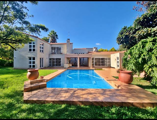 5 BEDROOM HOUSE FOR SALE IN RASLOUW